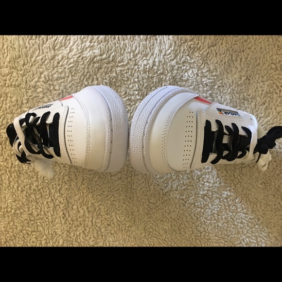 Reebok - Picture 8 of 11